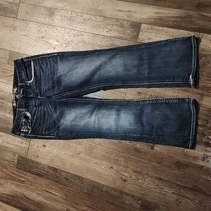 Maurices wm 9/10 short jeans